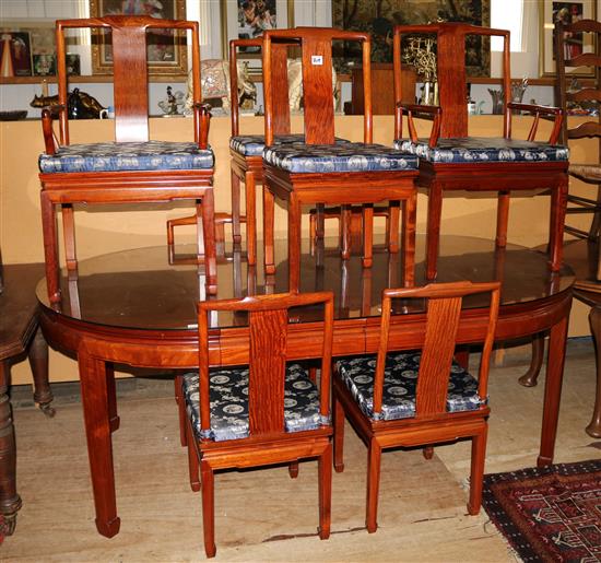 Chinese table & 6 chairs(-)
